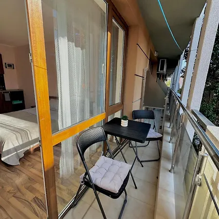 Apartment Sea Breeze *